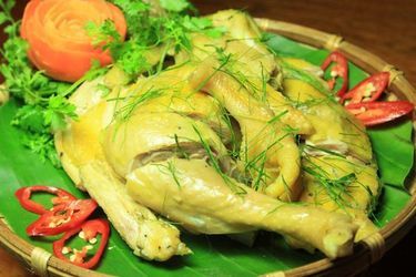 Gà hấp muối bằng nồi cơm điện