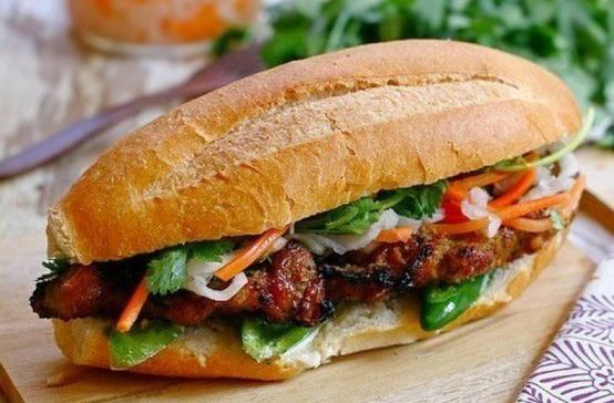 Cách ăn bánh mì thịt không sợ tăng cân