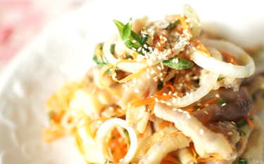 Nộm chân gà rút xương