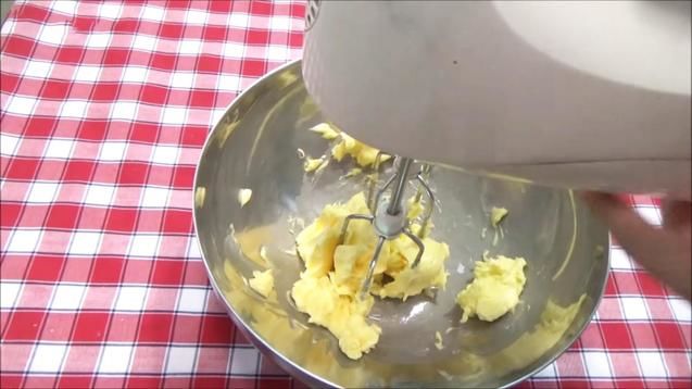 công thức làm phần kem bơ cho bánh cupcake