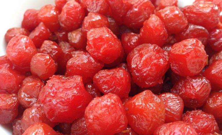 mứt chùm ruột có màu đỏ