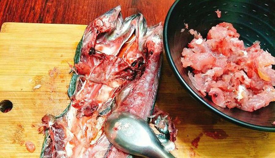 cạo thịt cá thu