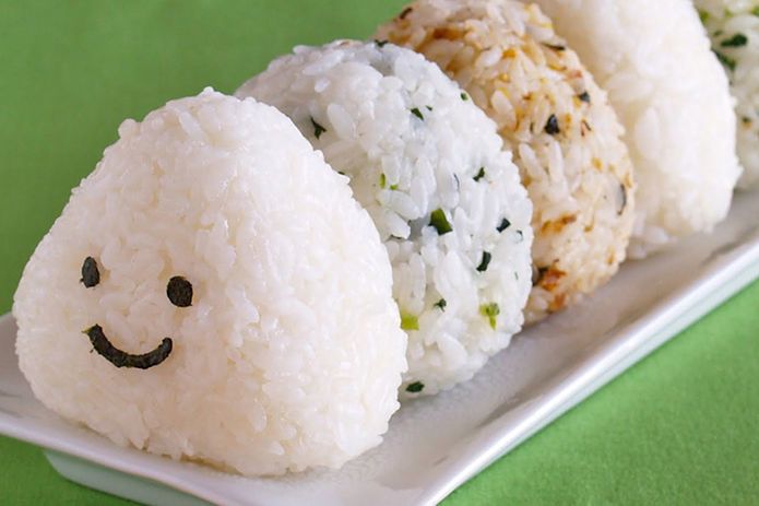 Cách thực hiện cơm trắng cầm cá bào Okaka “chuẩn Nhật” đặc biệt ngon