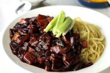 Mì tương đen