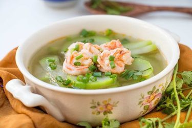 Canh bầu nấu tôm