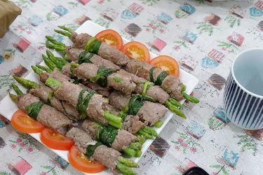 Thịt bò cuốn măng tây