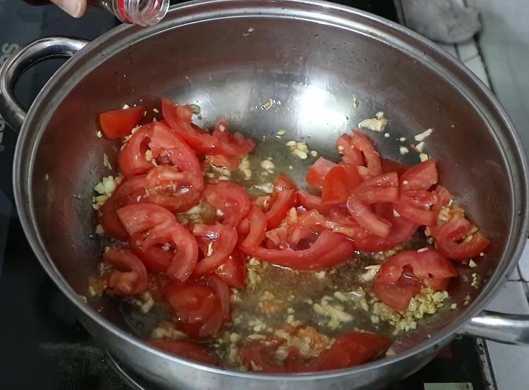 xào cà chua