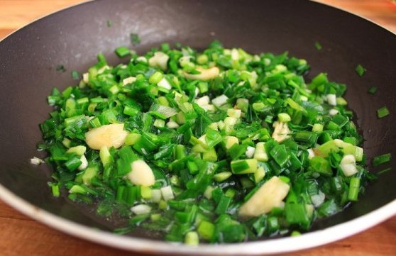 Nhấn vào ảnh để phóng to làm mỡ hành