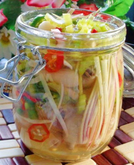 chân gà ngâm sả ớt